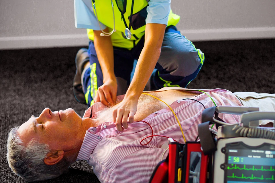 Zaštitna kaciga i zaštitne naočale - HUSZNR