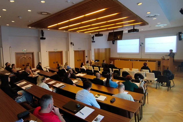 Polaznici stručnog skupa - pogled na dvoranu