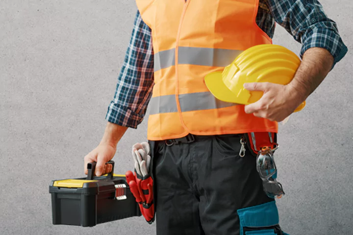 Zaštitna kaciga i zaštitne naočale - HUSZNR